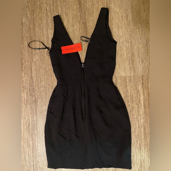 Low cut silk mini Poppi dress from Shareen - Picture 5 of 6